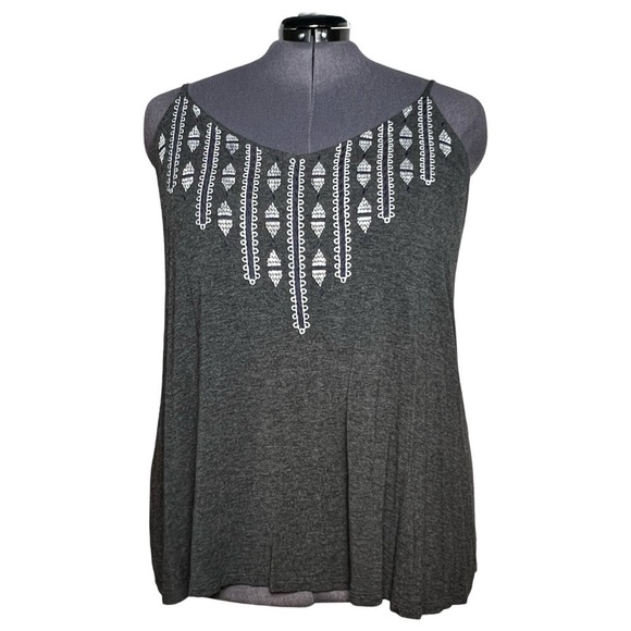 torrid Tops - Torrid Gray Swing Knit Cami/Tank with White Embroidery Accent (Size 3)